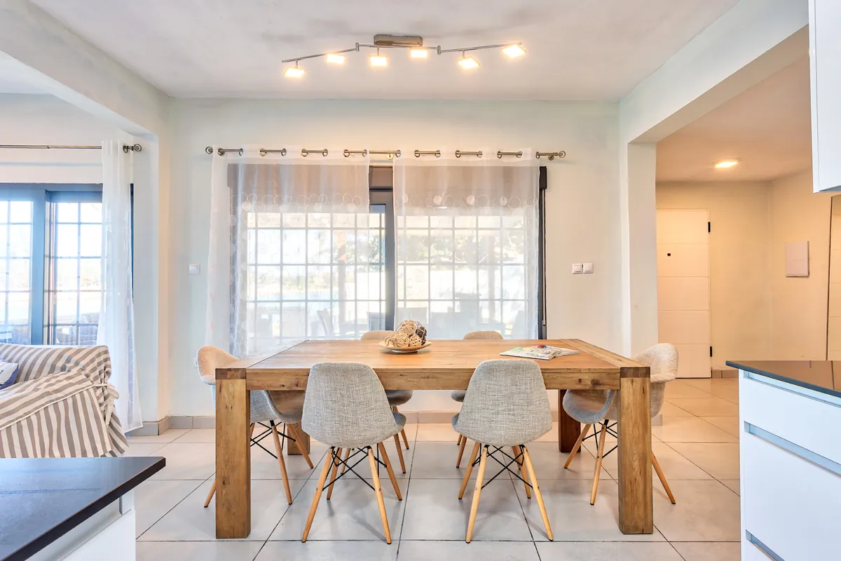 Interior reformado de una casa particular premium